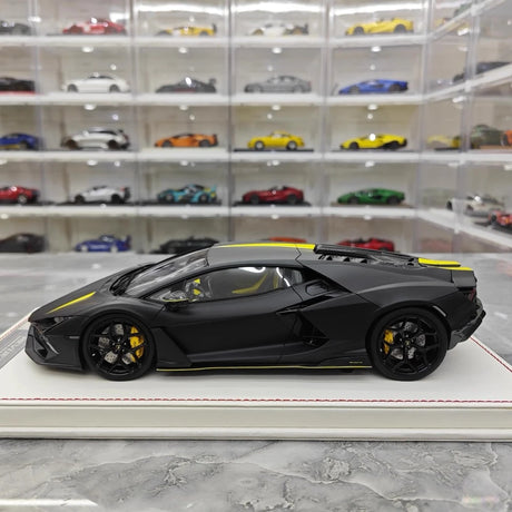 [IVY] 1:18 Lamborghini 2023 Revuelto Black Model Car Resin