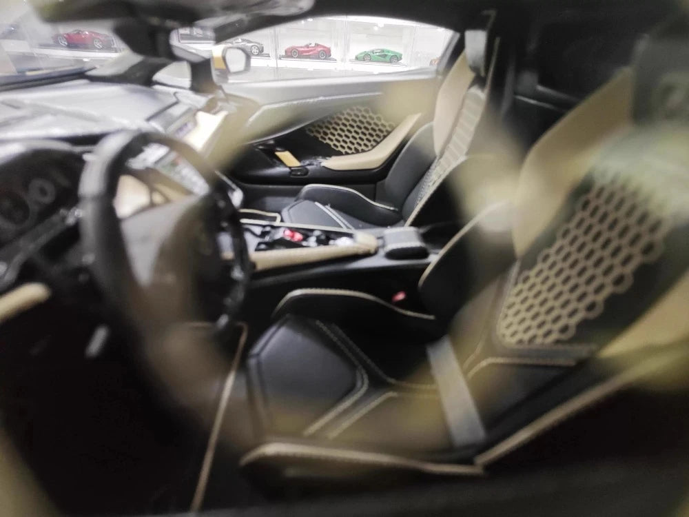 [IVY] 1:18 Lamborghini 2023 Revuelto Gold Model Car Resin