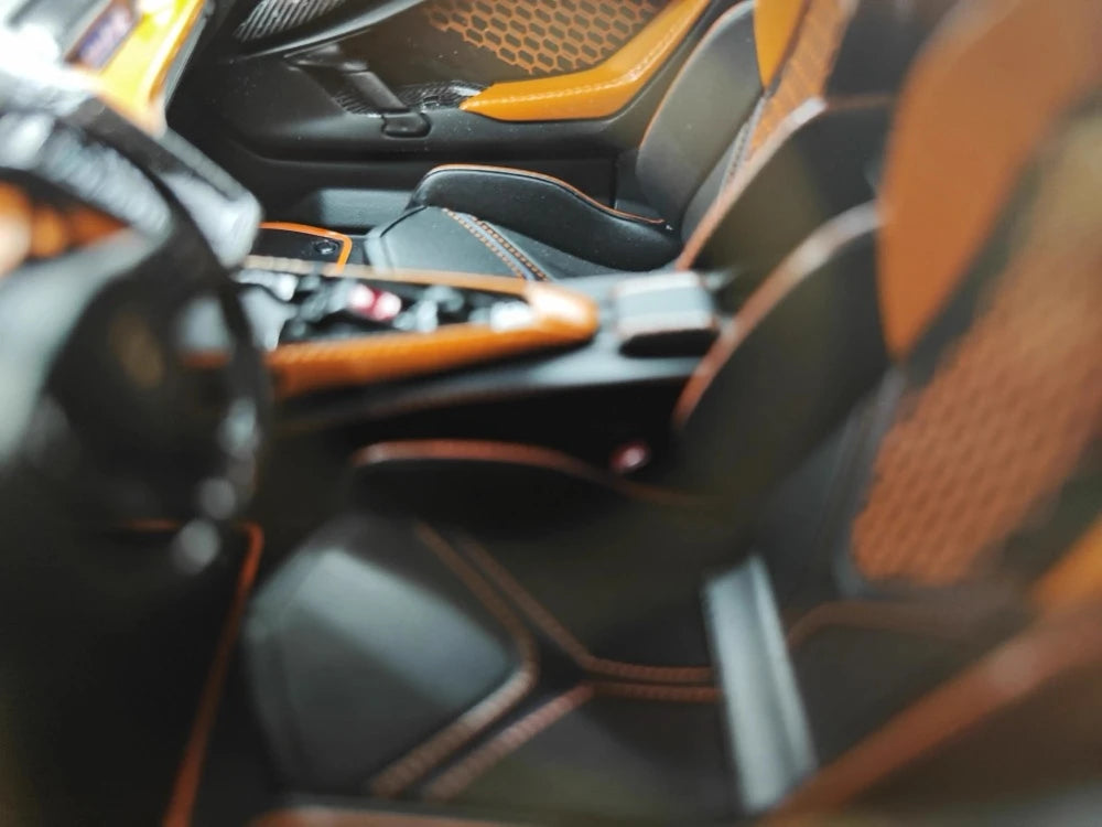 [IVY] 1:18 Lamborghini 2023 Revuelto Orange Model Car Resin