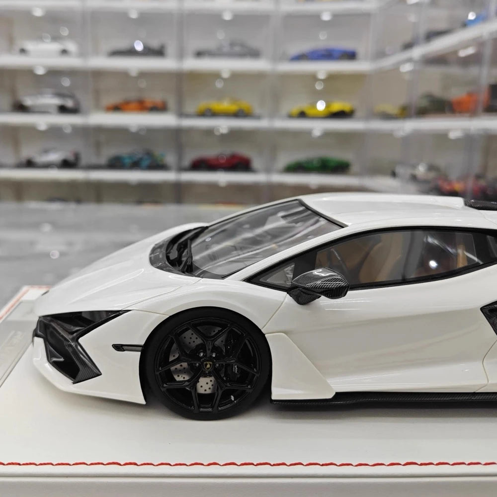 [IVY] 1:18 Lamborghini 2023 Revuelto White Model Car Resin