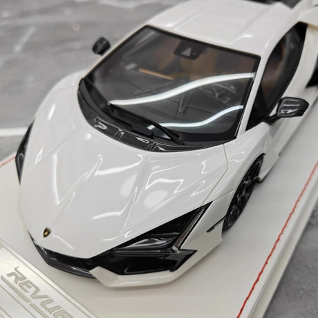 [IVY] 1:18 Lamborghini 2023 Revuelto White Model Car Resin