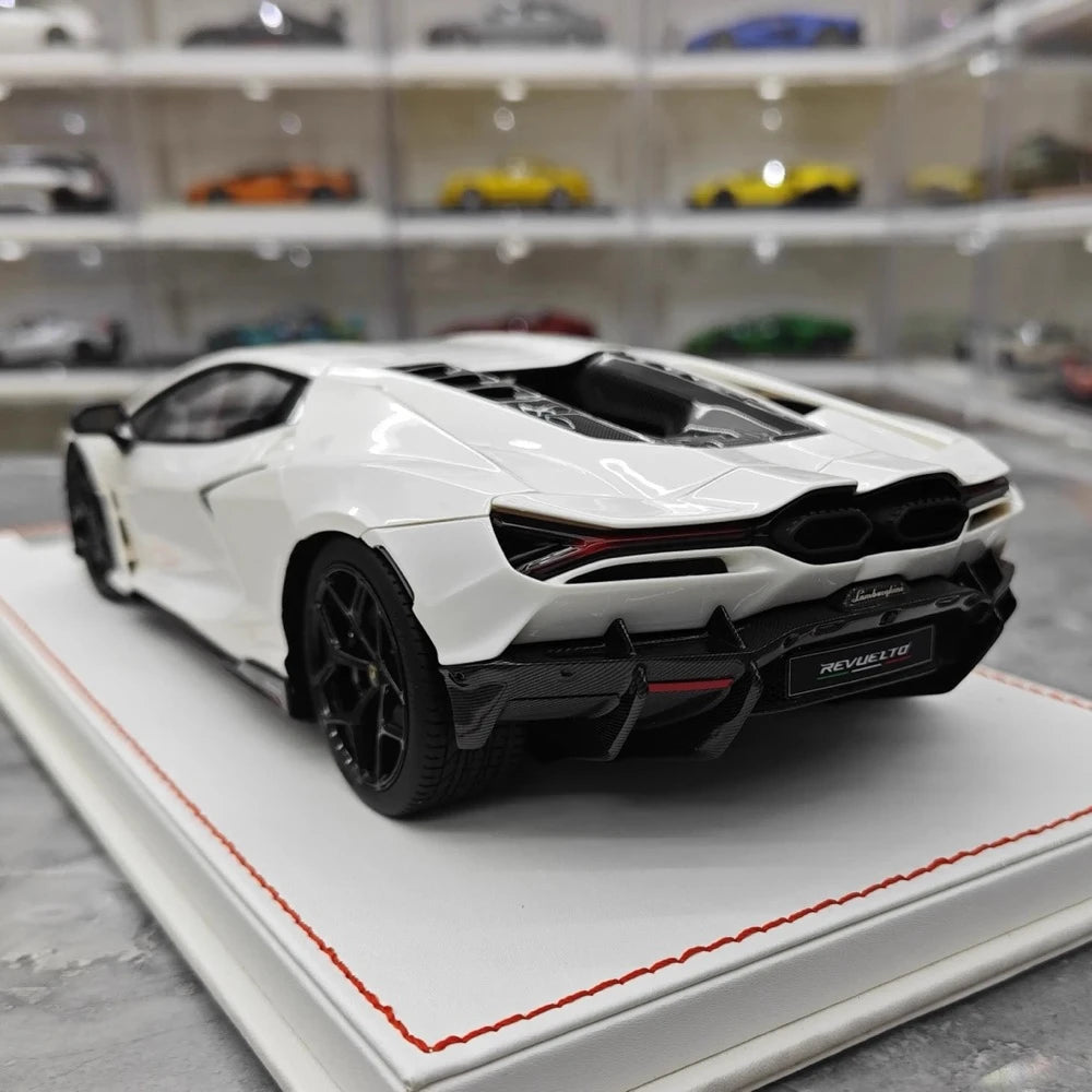 [IVY] 1:18 Lamborghini 2023 Revuelto White Model Car Resin