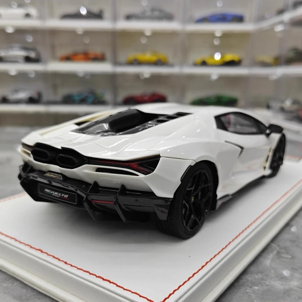 [IVY] 1:18 Lamborghini 2023 Revuelto White Model Car Resin