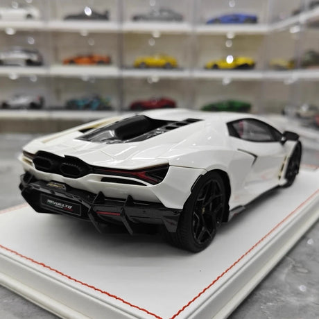 [IVY] 1:18 Lamborghini 2023 Revuelto White Model Car Resin