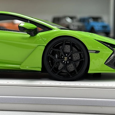 IVY Lamborghini 2023 Revuelto Green 1:18 – Sammelobjekt-Resin-Modellharz