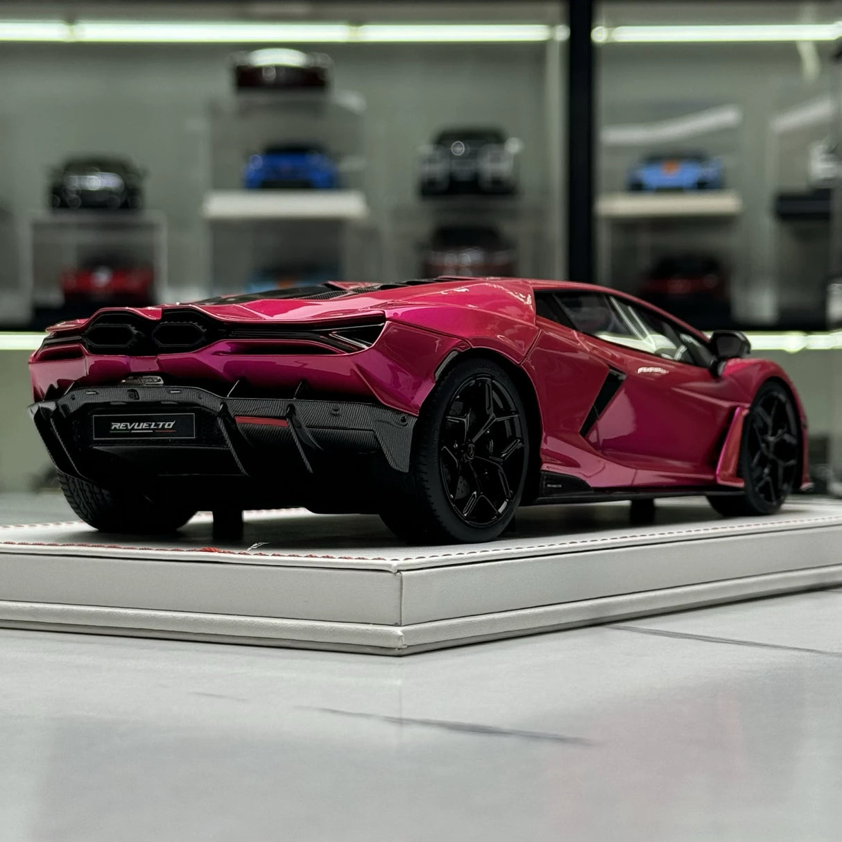 IVY Lamborghini 2023 Revuelto Pink 1:18 – Resina da collezione per modelli in resina