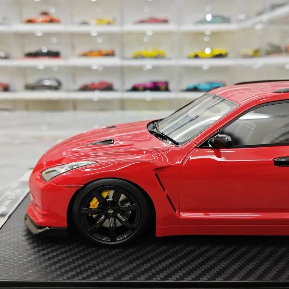 [IVY] 1:18 Nissan 2022 Stagea R35 Wagon Red Model Car Resin