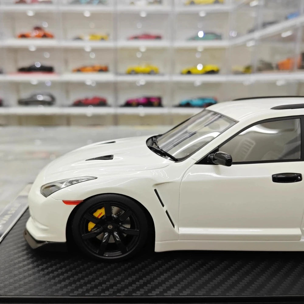 [IVY] 1:18 Nissan 2022 Stagea R35 Wagon White Model Car Resin