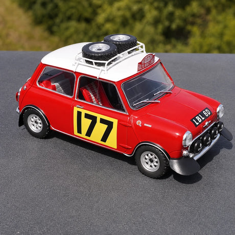 Mini 1967 Cooper S #177 Monte Carlo 1:18 diecast model car by IXO - view 6