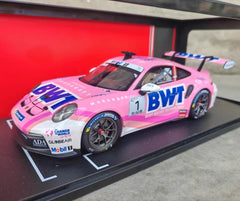 [IXO] 1:18 Porsche 2025 911 GT3 Cup #1 Porsche Carrera Cup modellino di auto Die-Cast