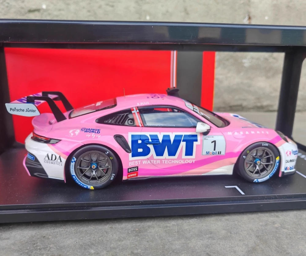 [IXO] 1:18 Porsche 2025 911 GT3 Cup #1 Porsche Carrera Cup modellino di auto Die-Cast
