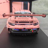[IXO] 1:18 Porsche 2025 911 GT3 RSR #90 rosa Pig modellbil Die-Cast