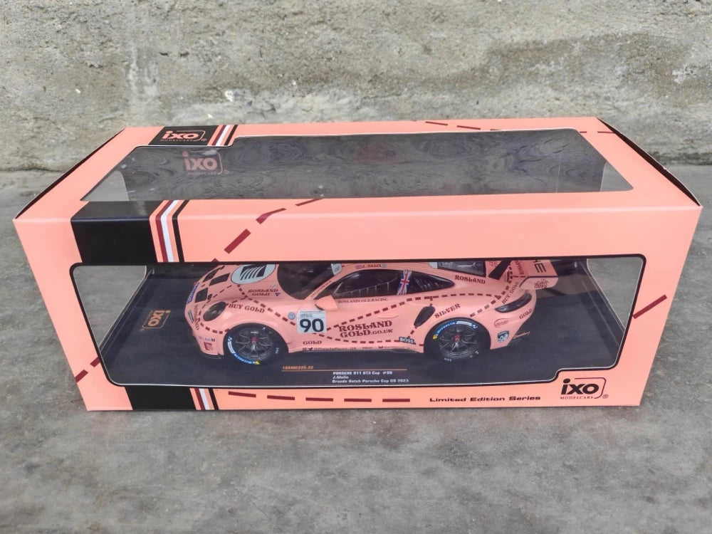 [IXO] 1:18 Porsche 2025 911 GT3 RSR #90 Pink Pig Model Car Die-Cast