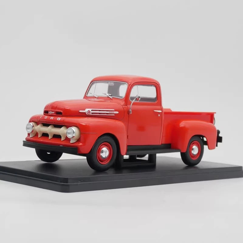 [IXO] 1:24 Ford 1952 F-1 Red Model Car Die-Cast