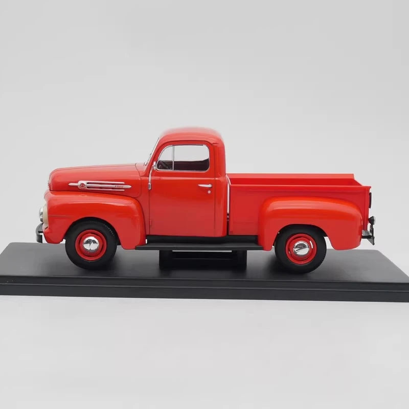 [IXO] 1:24 Ford 1952 F-1 Red Model Car Die-Cast