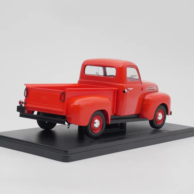 [IXO] 1:24 Ford 1952 F-1 Red Model Car Die-Cast
