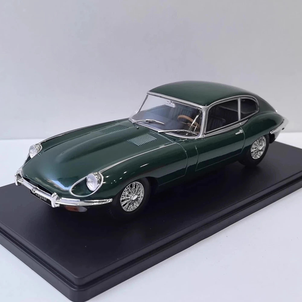 [IXO] 1:24 Jaguar 1963 E-Type Green Model Car Die-Cast