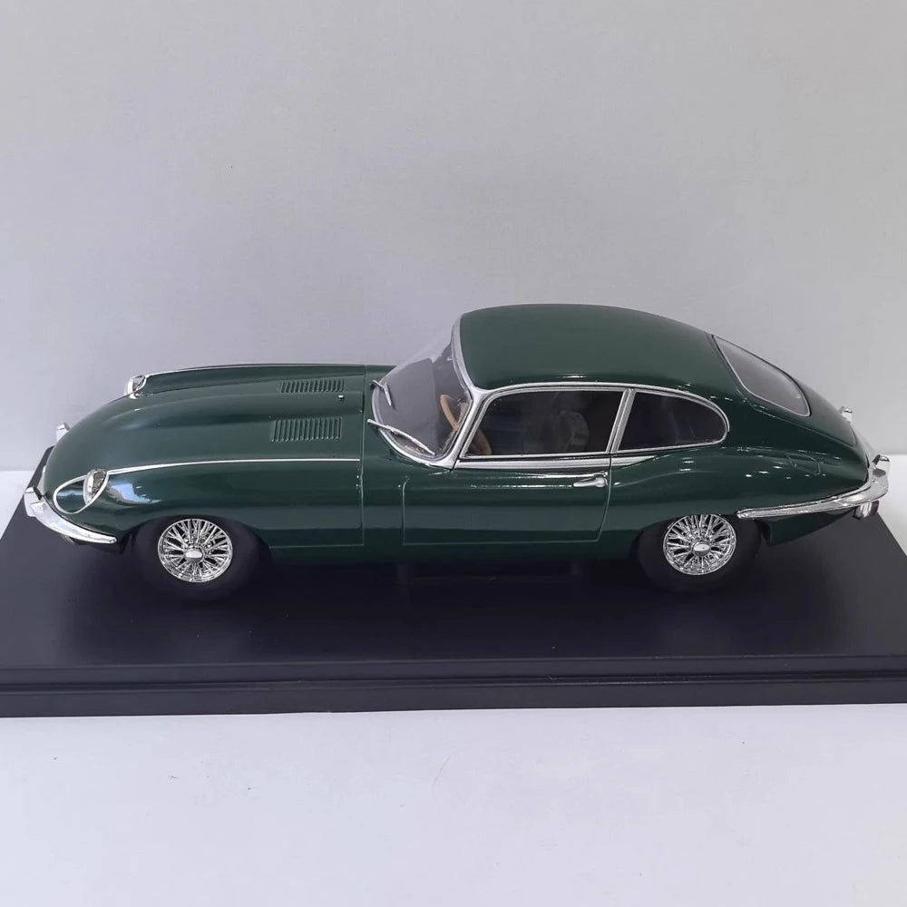 [IXO] 1:24 Jaguar 1963 E-Type Green Model Car Die-Cast