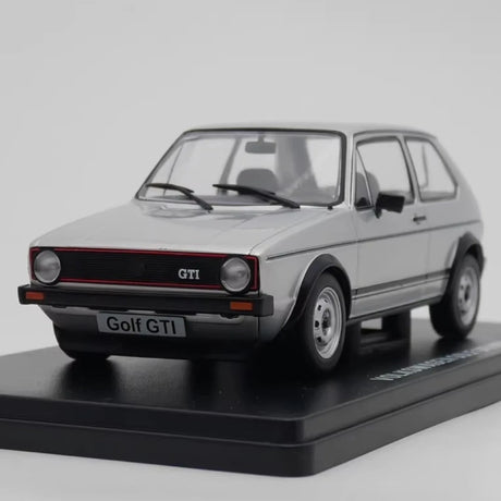 [IXO] 1:24 Volkswagen 1976 Golf GTI zilver modelauto Die-Cast