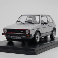 [IXO] 1:24 Volkswagen 1976 Golf GTI argento modellino di auto Die-Cast