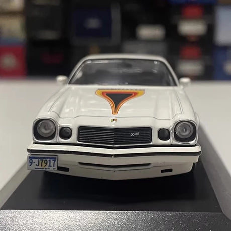 [IXO] 1:43 Chevrolet 1977 Camaro Z28 White Model Car Die-Cast