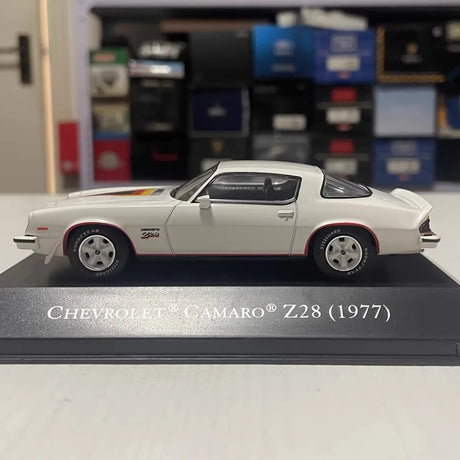 [IXO] 1:43 Chevrolet 1977 Camaro Z28 White Model Car Die-Cast