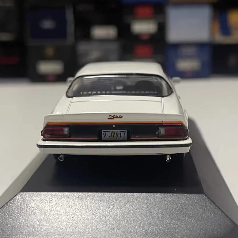 [IXO] 1:43 Chevrolet 1977 Camaro Z28 White Model Car Die-Cast