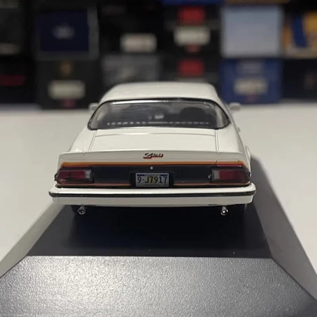 [IXO] 1:43 Chevrolet 1977 Camaro Z28 White Model Car Die-Cast