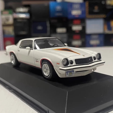 [IXO] 1:43 Chevrolet 1977 Camaro Z28 White Model Car Die-Cast