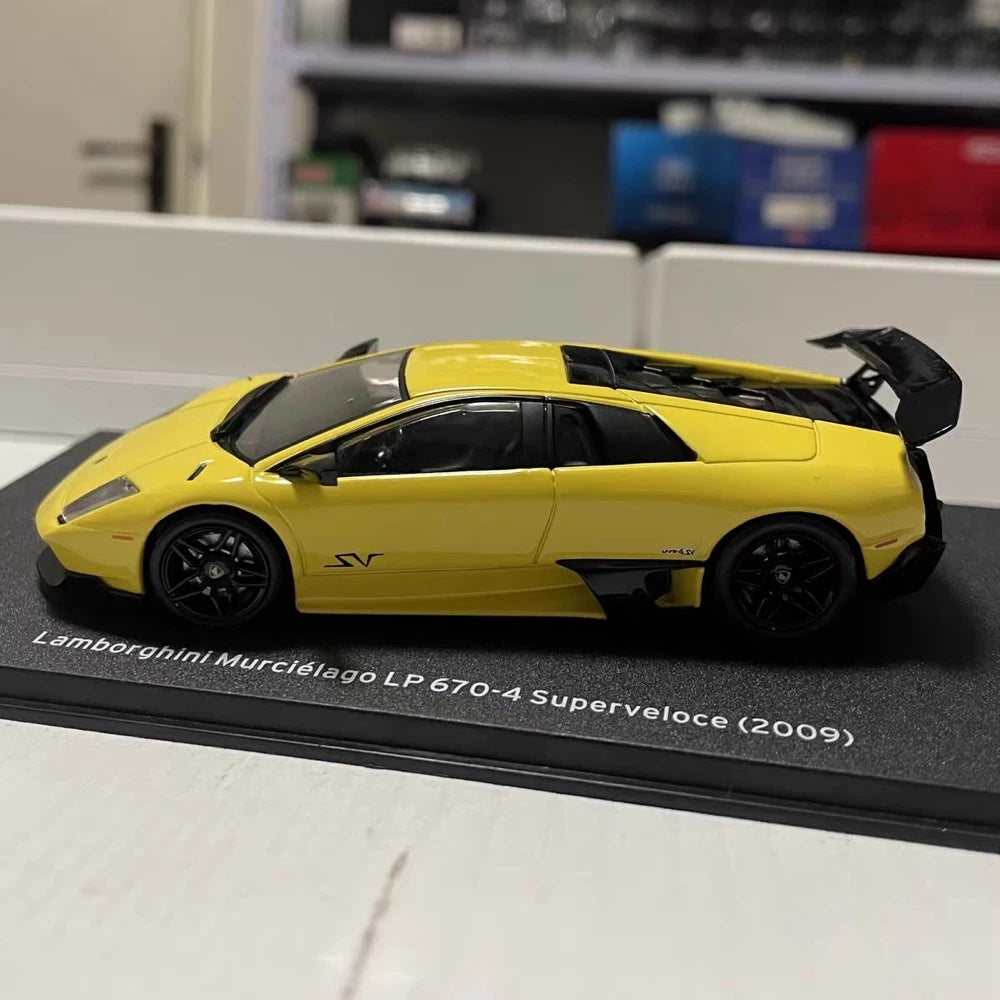 [IXO] 1:43 Lamborghini 2009 Murcielago LP670-4 SuperVeloce Yellow Model Car Die-Cast