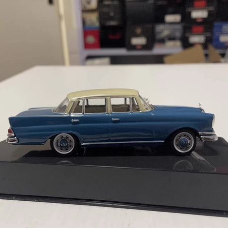 [IXO] 1:43 Mercedes-Benz 1959 220 SE W112 Blue Model Car Die-Cast