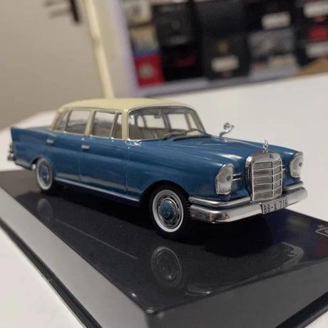 [IXO] 1:43 Mercedes-Benz 1959 220 SE W112 Blue Model Car Die-Cast
