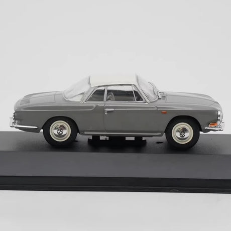 [IXO] 1:43 Volkswagen 1962 Typ 34 Karmann Ghia 1500 グレー モデルカー Die-Cast