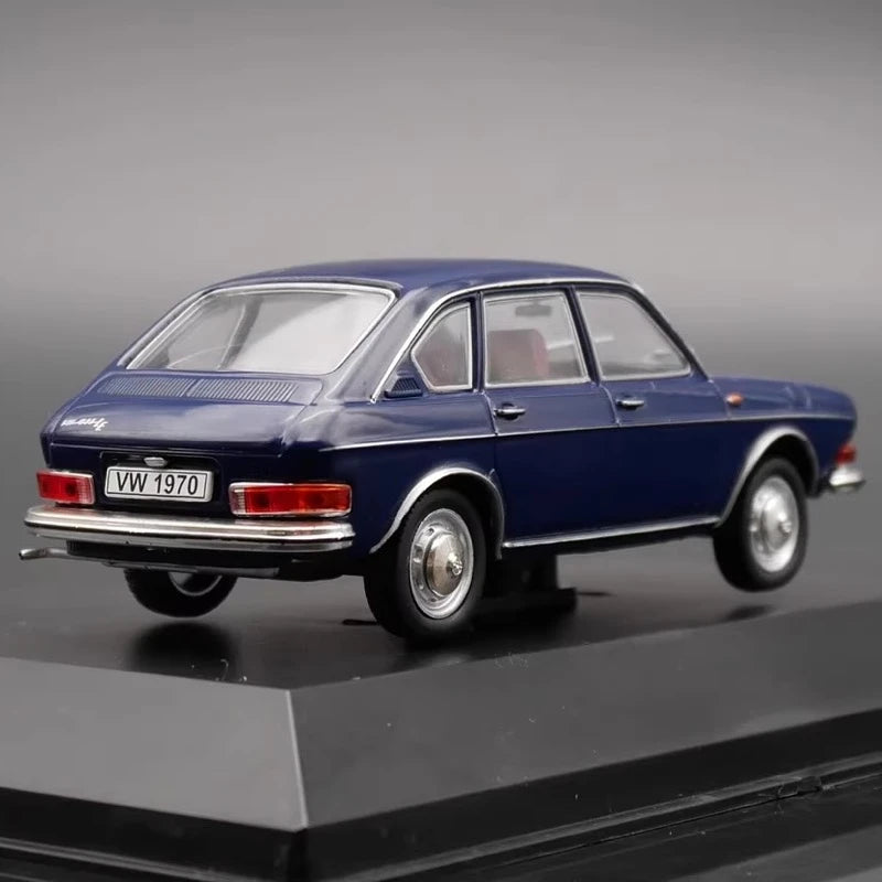 [IXO] 1:43 Volkswagen 1970 411 LE Blue Model Car Die-Cast
