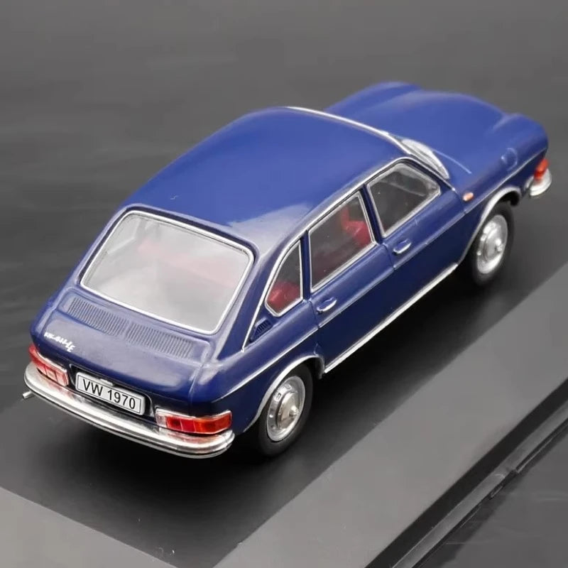 [IXO] 1:43 Volkswagen 1970 411 LE Blue Model Car Die-Cast