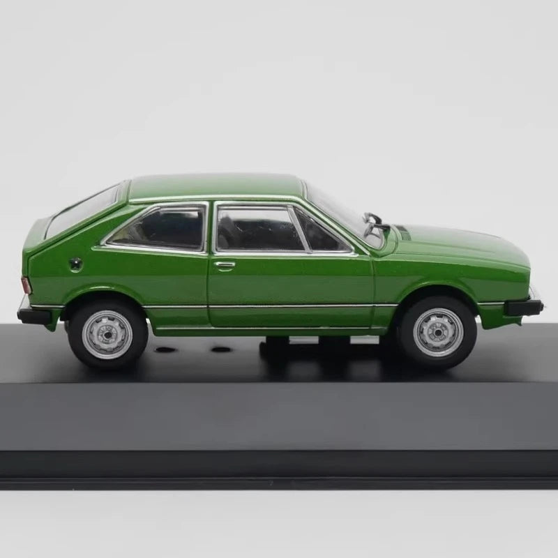 [IXO] 1:43 Volkswagen 1974 Scirocco TS グリーン モデルカー Die-Cast