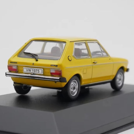 [IXO] 1:43 Volkswagen 1975 Polo イエロー モデルカー Die-Cast