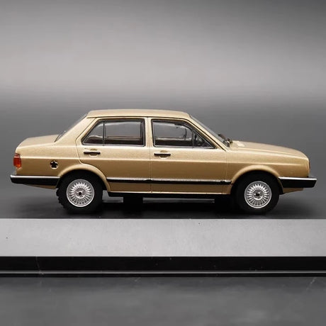 [IXO] 1:43 Volkswagen 1983 Gacel GL ゴールド モデルカー Die-Cast