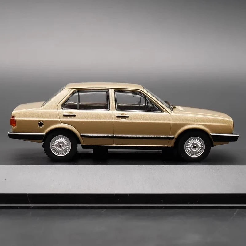 [IXO] 1:43 Volkswagen 1983 Gacel GL Gold Model Car Die-Cast