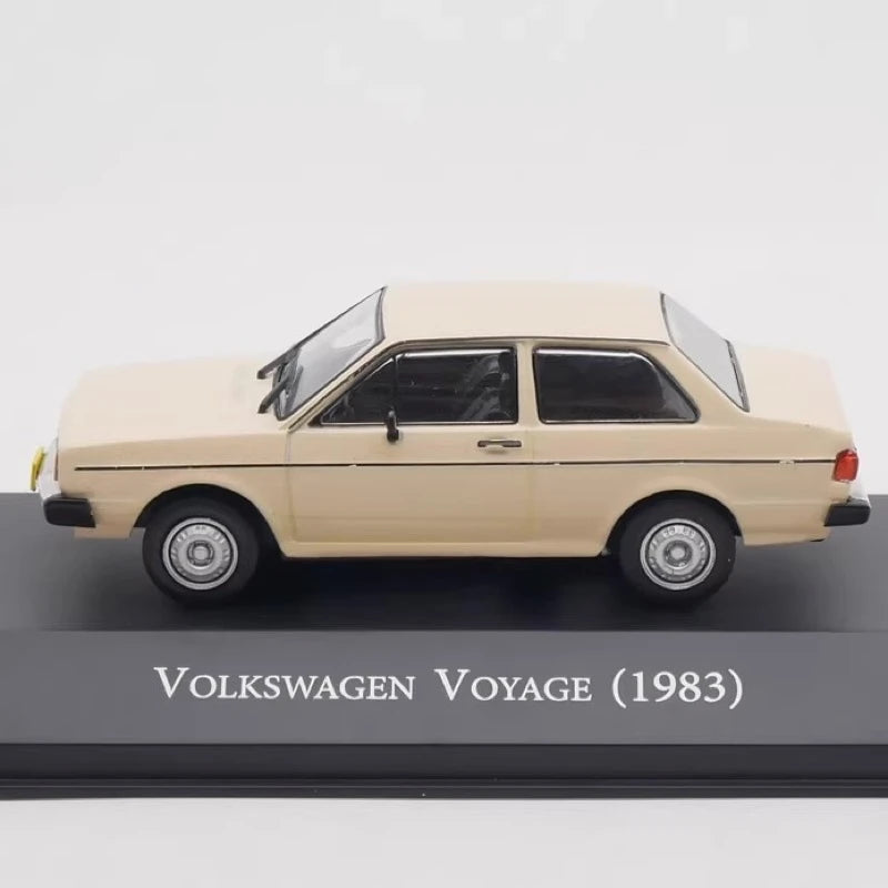 [IXO] 1:43 Volkswagen 1983 Voyage Gold Model Car Die-Cast