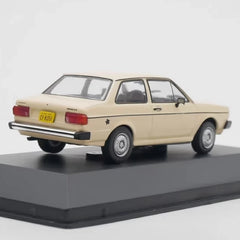[IXO] 1:43 Volkswagen 1983 Voyage Gold Model Car Die-Cast