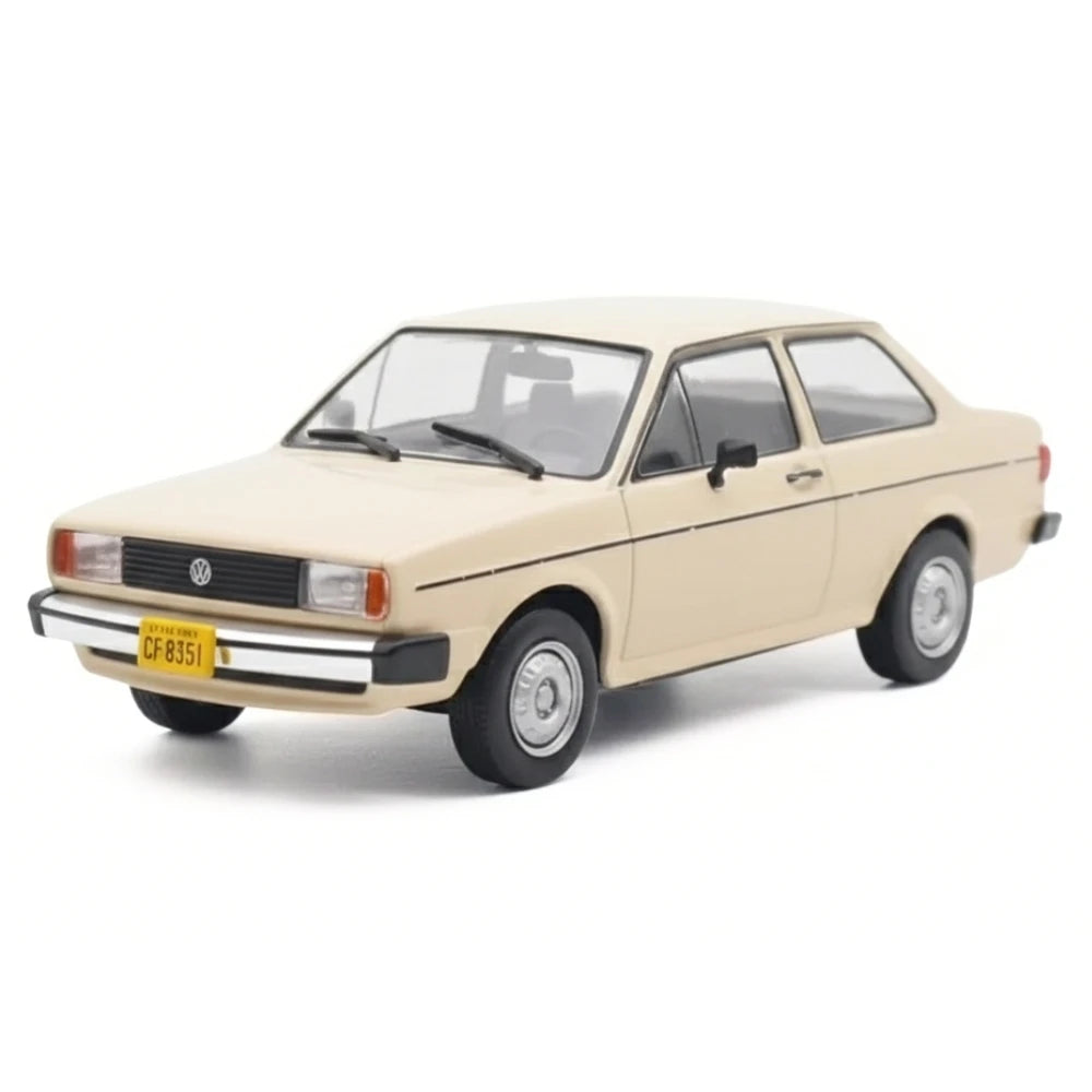 [IXO] 1:43 Volkswagen 1983 Voyage Gold Model Car Die-Cast