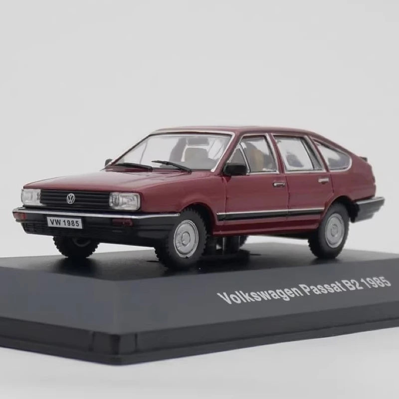 [IXO] 1:43 Volkswagen 1985 Passat B2 rood modelauto Die-Cast