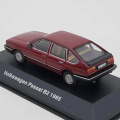 [IXO] 1:43 Volkswagen 1985 Passat B2 Red Model Car Die-Cast