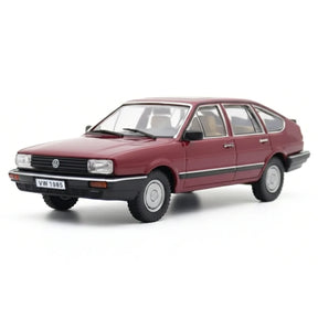 [IXO] 1:43 Volkswagen 1985 Passat B2 rood modelauto Die-Cast