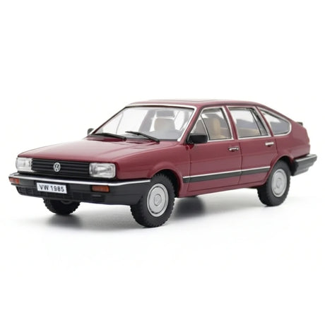 [IXO] 1:43 Volkswagen 1985 Passat B2 レッド モデルカー Die-Cast