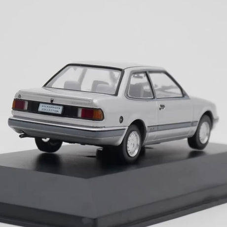 [IXO] 1:43 Volkswagen 1990 Apollo GLS シルバー モデルカー Die-Cast