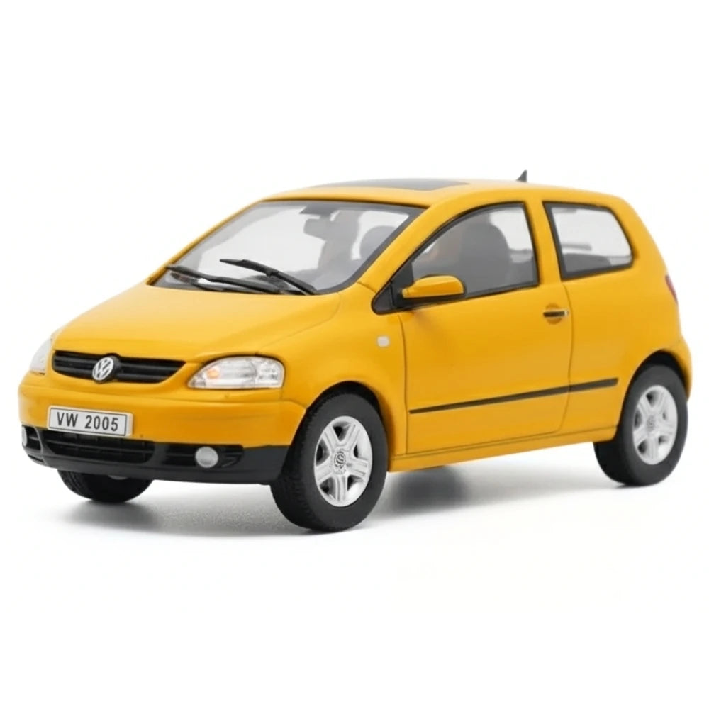 [IXO] 1:43 Volkswagen 2005 Fox giallo modellino di auto Die-Cast