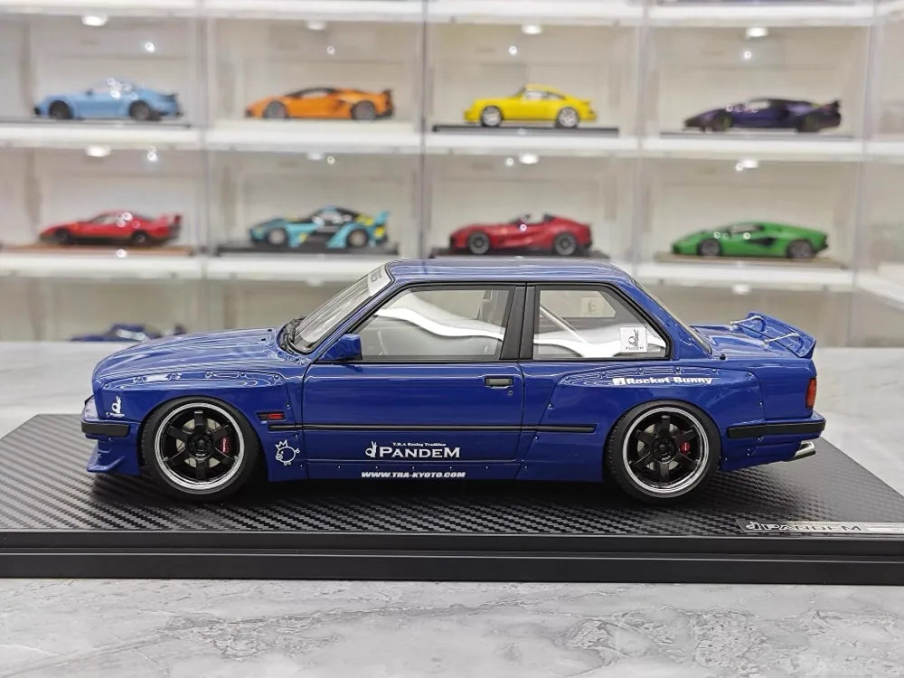 [Ignition] 1:18 BMW 1986 M3 E30 Pandem Rocket Bunny Widebody blå modellbil harts