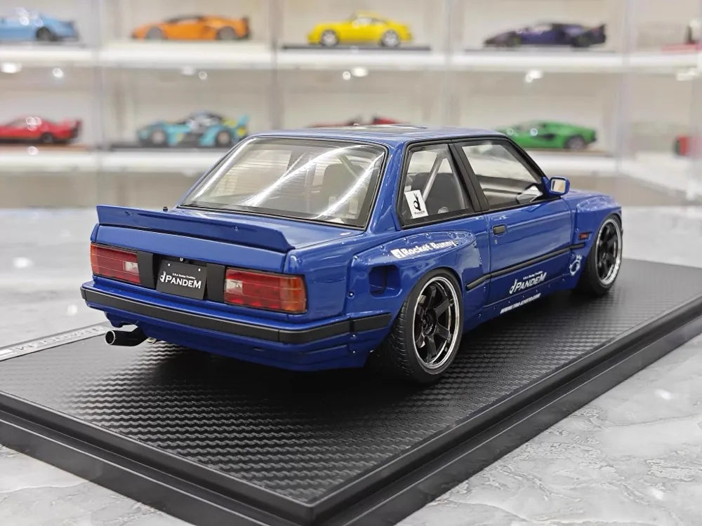 [Ignition] 1:18 BMW 1986 M3 E30 Pandem Rocket Bunny Widebody blå modellbil harts